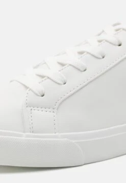 Pier One Sneakers BasseWhite Uomo Sneaker PI912O057-A11 13 Pier One Sneakers BasseWhite Uomo Sneaker PI912O057-A11 -Negozio Online Pier One Italia 089ffbe2a2a84ebbaff4ded3f08bcf0e