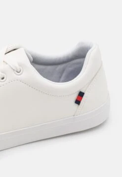 Pier One UnisexSneakers BasseWhite Uomo Sneaker PI915O01Q-A11 -Negozio Online Pier One Italia 1e08045fec014ab382da64da74b462a7