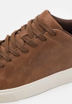 Pier One UnisexSneakers BasseCognac Donna Sneakers PI915O02S-O11 13 Pier One UnisexSneakers BasseCognac Donna Sneakers PI915O02S-O11 -Negozio Online Pier One Italia 1ede9a8d3f614add9e57eb38fcd5178b
