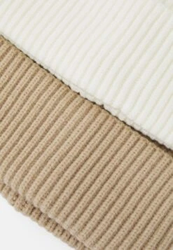 Pier One Unisex 2 PackBerrettoWhite/Beige Donna Cappelli E Foulard PI954P00N-A11 -Negozio Online Pier One Italia 28112470f51a4903adfde3834e949d0c