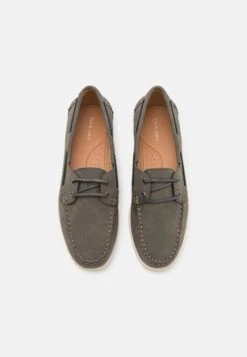 Pier One Scarpe Da BarcaGrey Uomo Scarpe Con I Lacci PI912M0C8-C11 11 Pier One Scarpe Da BarcaGrey Uomo Scarpe Con I Lacci PI912M0C8-C11 -Negozio Online Pier One Italia 3959fe47627e4ff0866a48274cf572ee