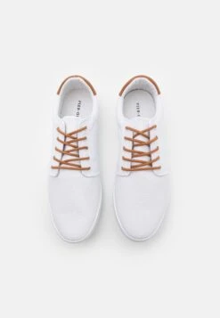 Pier One Sneakers BasseWhite Uomo Sneaker PI912O04T-A11 11 Pier One Sneakers BasseWhite Uomo Sneaker PI912O04T-A11 -Negozio Online Pier One Italia 39740c3b976c4a7281cdd503d8ae3a69