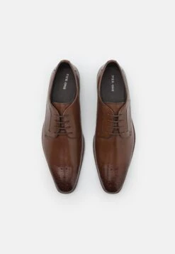 Pier One LeatherStringateBrown Uomo Scarpe Eleganti PI912M0E6-O11 11 Pier One LeatherStringateBrown Uomo Scarpe Eleganti PI912M0E6-O11 -Negozio Online Pier One Italia 3d61d3119797407a914c2c3c923ca29d