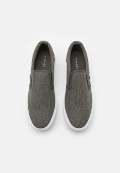 Pier One UnisexSneakers BasseGrey Uomo Scarpe Basse PI915O02J-C11 11 Pier One UnisexSneakers BasseGrey Uomo Scarpe Basse PI915O02J-C11 -Negozio Online Pier One Italia 579776f233c041c1a593137d309a6ccd
