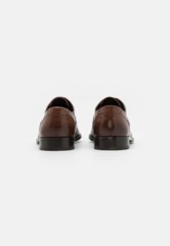 Pier One Stringate ElegantiCognac Uomo Scarpe Eleganti PI912M0CI-O11 10 Pier One Stringate ElegantiCognac Uomo Scarpe Eleganti PI912M0CI-O11 -Negozio Online Pier One Italia 587728e46d90429fa8be3945cb2a9622