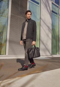 Pier One LeatherStringate ElegantiBlack Uomo Scarpe Con I Lacci PI912M03P-Q11 12 Pier One LeatherStringate ElegantiBlack Uomo Scarpe Con I Lacci PI912M03P-Q11 -Negozio Online Pier One Italia 6c614df4222a4f3185b9d5cc4267bfb8