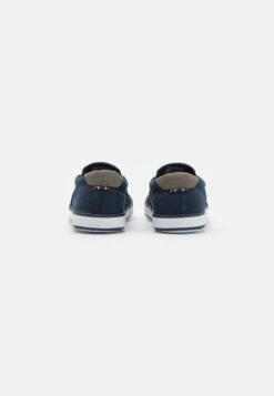 Pier One Unisex - Sneakers Basse - Dark Blue 10 Pier One Unisex - Sneakers Basse - Dark Blue -Negozio Online Pier One Italia 6ef35402e6874213ab2a07f1503526e4