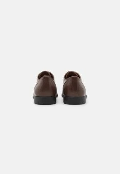 Pier One Stringate ElegantiDark Brown Uomo Scarpe Eleganti PI912M0D3-O12 10 Pier One Stringate ElegantiDark Brown Uomo Scarpe Eleganti PI912M0D3-O12 -Negozio Online Pier One Italia 7773c55f0f8144f5a23840c959985ed3