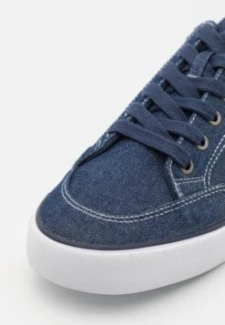 Pier One UnisexSneakers BasseDark Blue Uomo Sneaker PI915O02Z-K11 -Negozio Online Pier One Italia 88d4a325a78341e996cfd14f5eda8dc6
