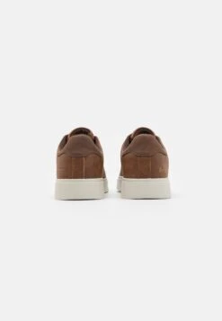 Pier One UnisexSneakers BasseCognac Donna Sneakers PI915O02S-O11 10 Pier One UnisexSneakers BasseCognac Donna Sneakers PI915O02S-O11 -Negozio Online Pier One Italia 8fc46a00bfc54014b9ab0c4b860fd9e9