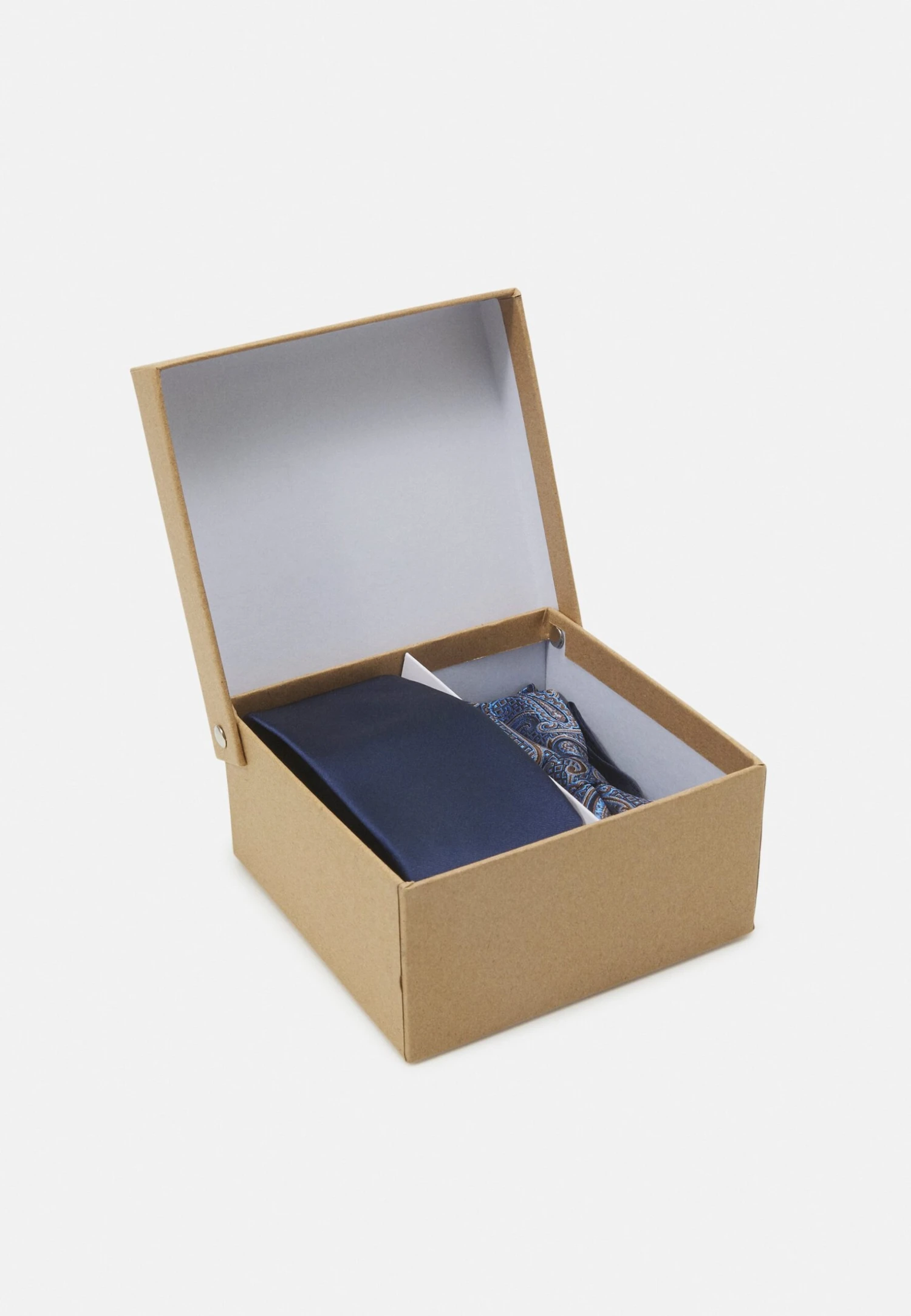 Pier One SetCravattaDark Blue Uomo Cravatte E Accessori PI952R03E-K11 8 Pier One SetCravattaDark Blue Uomo Cravatte E Accessori PI952R03E-K11 - immagine 6