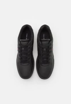 Pier One Unisex - Sneakers Basse - Black -Negozio Online Pier One Italia c01aff3b236040d5b66c4921cfe54f60
