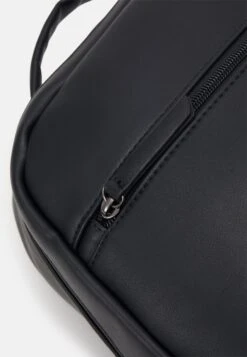 Pier One UnisexZainoBlack Donna Borse PI954O038-Q11 -Negozio Online Pier One Italia c0cc32338d9042349da11a1bdfacb532