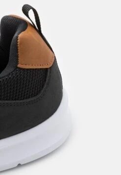 Pier One Sneakers BasseBlack Uomo Sneaker PI915O019-Q11 -Negozio Online Pier One Italia c27a38d4731b4862bd351e1d2e7f997b