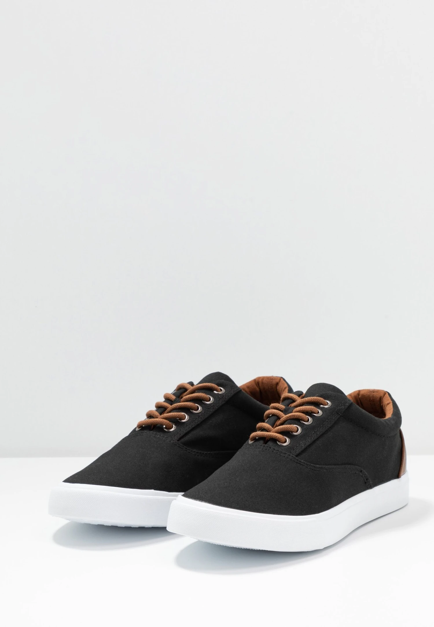 Pier One Sneakers BasseBlack Uomo Sneaker PI912O02D-Q11 5 Pier One Sneakers BasseBlack Uomo Sneaker PI912O02D-Q11 - immagine 3