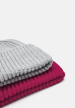 Pier One Unisex 2 Pack - Berretto - Red/Grey -Negozio Online Pier One Italia cb0fc487d13545b9b128df4364bdabab