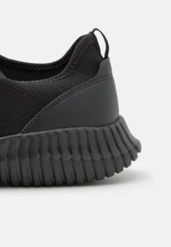 Pier One Sneakers BasseBlack Uomo Sneaker PI915O025-Q11 13 Pier One Sneakers BasseBlack Uomo Sneaker PI915O025-Q11 -Negozio Online Pier One Italia da21a0204b9943a1b0a5be03e6d2430f