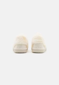 Pier One PantofoleWhite Donna Pantofole PI911D000-A11 -Negozio Online Pier One Italia e95c473c042849e39cad888ba96babb2